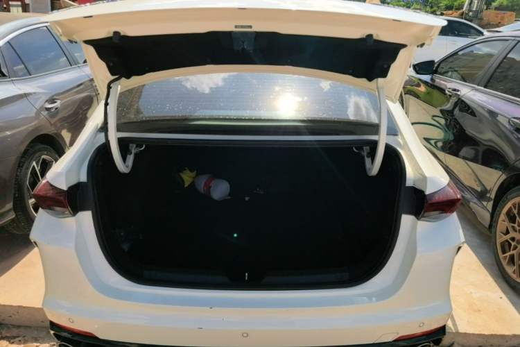 Used GAC Trumpchi EMPOW 2021 270T DCT J16 Version Trunk