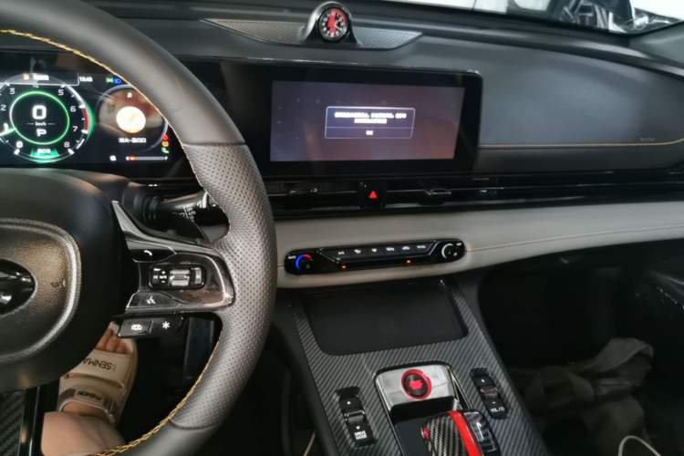 Used GAC Trumpchi EMPOW 2022 270T DCT J16 R-Style Track Edition Audio And AC Panel