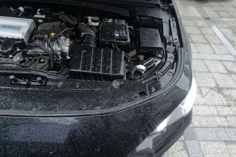Used GAC Trumpchi EMPOW 2022 270T DCT J16 R-Style Track Edition Engine Bay Left