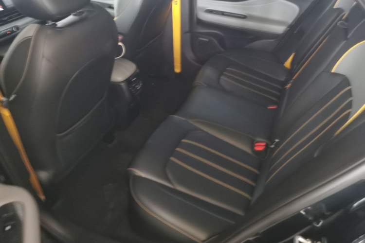 Used GAC Trumpchi EMPOW 2022 270T DCT J16 R-Style Track Edition Left Rear Seat
