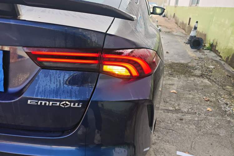 Used GAC Trumpchi EMPOW 2022 270T DCT J16 Galaxy Fighter Edition Right Rear Taillight