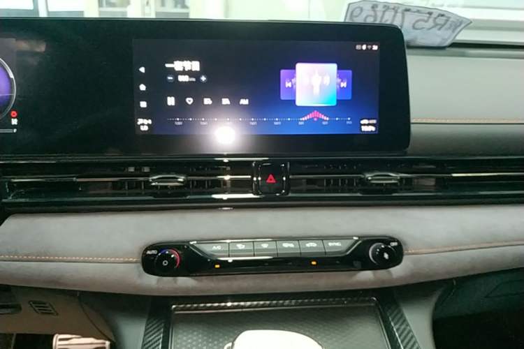 Used GAC Trumpchi EMPOW 2022 270T DCT J16 R-Style Track Edition Audio And AC Panel