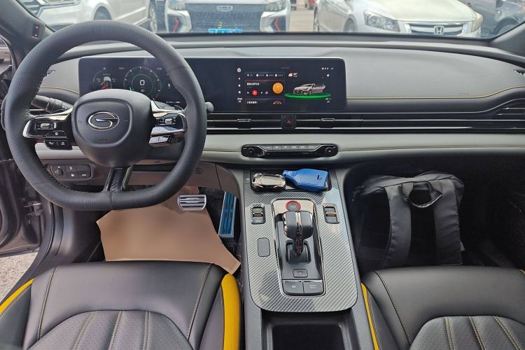 Used GAC Trumpchi EMPOW 2022 270T DCT J16 Galaxy Fighter Edition Center Console