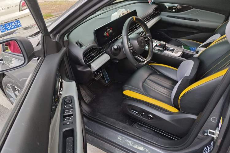 Used GAC Trumpchi EMPOW 2022 270T DCT J16 R-Style Track Edition Driver Seat
