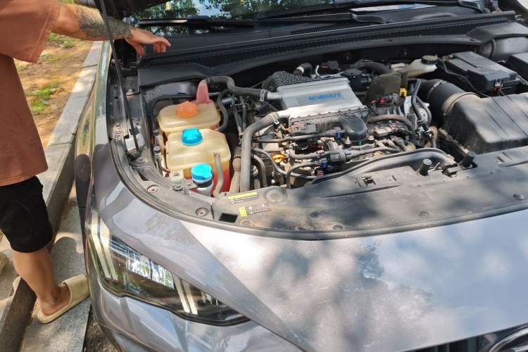 Used GAC Trumpchi EMPOW 2022 270T DCT J16 R-Style Track Edition Engine Bay Right