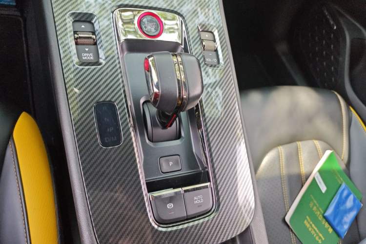 Used GAC Trumpchi EMPOW 2022 270T DCT J16 R-Style Track Edition Gear Lever