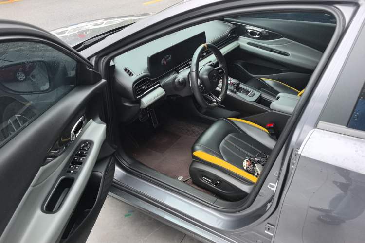 Used GAC Trumpchi EMPOW 2022 270T DCT J16 Galaxy Fighter Edition Interior 2