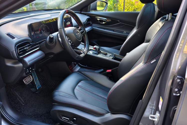 Used GAC Trumpchi EMPOW 2022 270T DCT J16 Galaxy Fighter Edition Interior 2