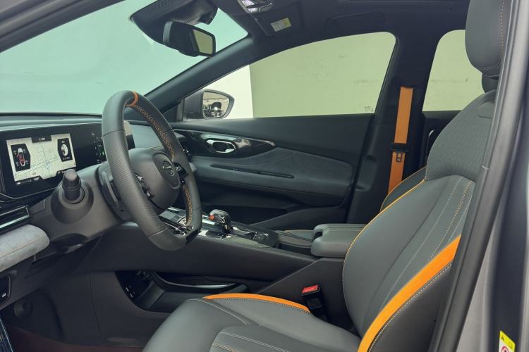Used GAC Trumpchi EMPOW 2022 270T DCT J16 R-Style Track Edition Interior 4