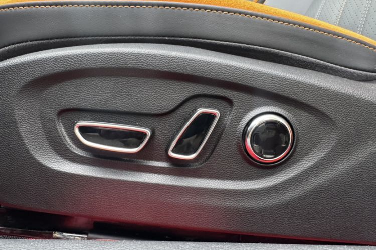 Used GAC Trumpchi EMPOW 2022 270T DCT J16 R-Style Track Edition Interior 9