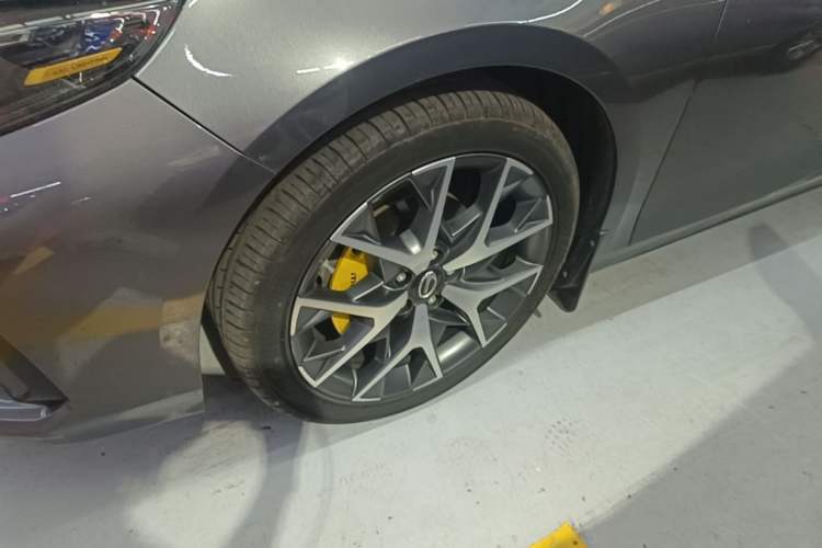 Used GAC Trumpchi EMPOW 2022 270T DCT J16 R-Style Track Edition Left Front Wheel Hub