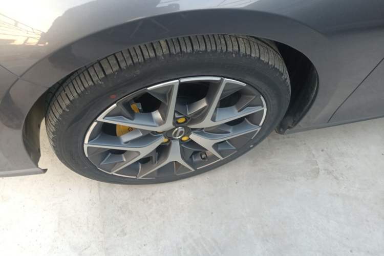 Used GAC Trumpchi EMPOW 2022 270T DCT J16 R-Style Track Edition Left Front Wheel Hub