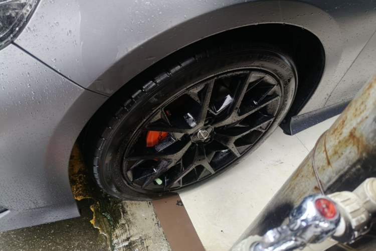 Used GAC Trumpchi EMPOW 2022 270T DCT J16 R-Style Track Edition Left Front Wheel Hub