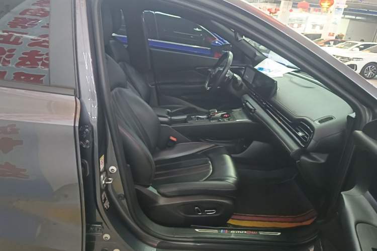 Used GAC Trumpchi EMPOW 2022 270T DCT J16 R-Style Track Edition Right Front Seat