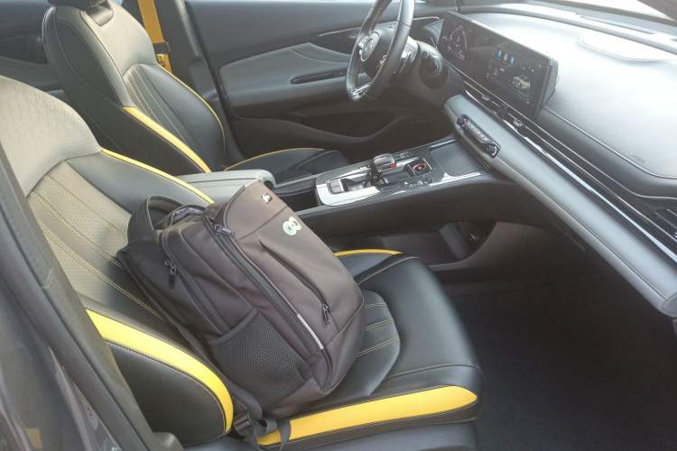 Used GAC Trumpchi EMPOW 2022 270T DCT J16 R-Style Track Edition Right Front Seat