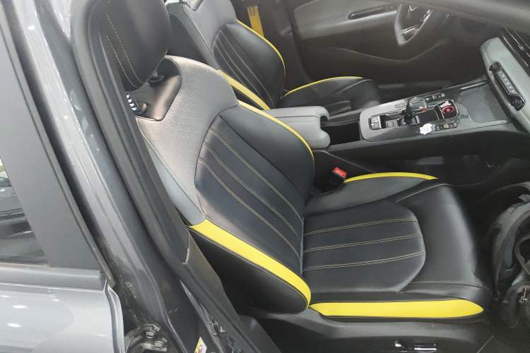 Used GAC Trumpchi EMPOW 2022 270T DCT J16 R-Style Track Edition Right Front Seat