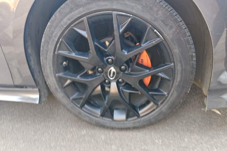 Used GAC Trumpchi EMPOW 2022 270T DCT J16 R-Style Track Edition Right Front Wheel Hub