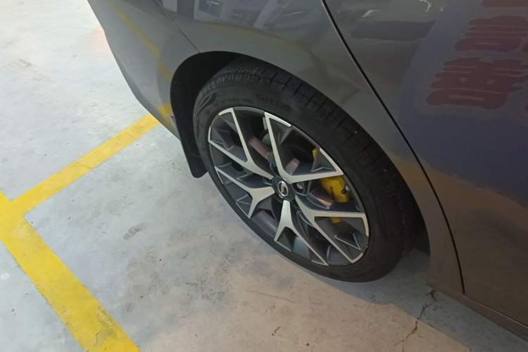 Used GAC Trumpchi EMPOW 2022 270T DCT J16 R-Style Track Edition Right Rear Wheel Hub