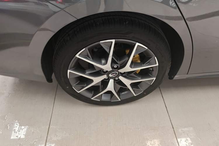 Used GAC Trumpchi EMPOW 2022 270T DCT J16 R-Style Track Edition Right Rear Wheel Hub