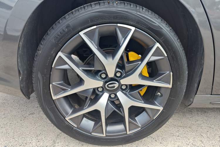 Used GAC Trumpchi EMPOW 2022 270T DCT J16 Galaxy Fighter Edition Right Rear Wheel Hub