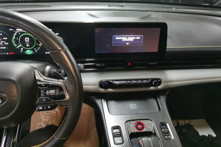 Used GAC Trumpchi EMPOW 2022 270T DCT J16 R-Style Track Edition Audio And AC Panel