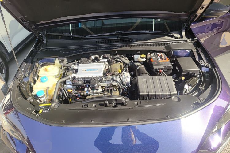 Used GAC Trumpchi EMPOW 2022 270T DCT J16 Galaxy Fighter Edition Engine Bay