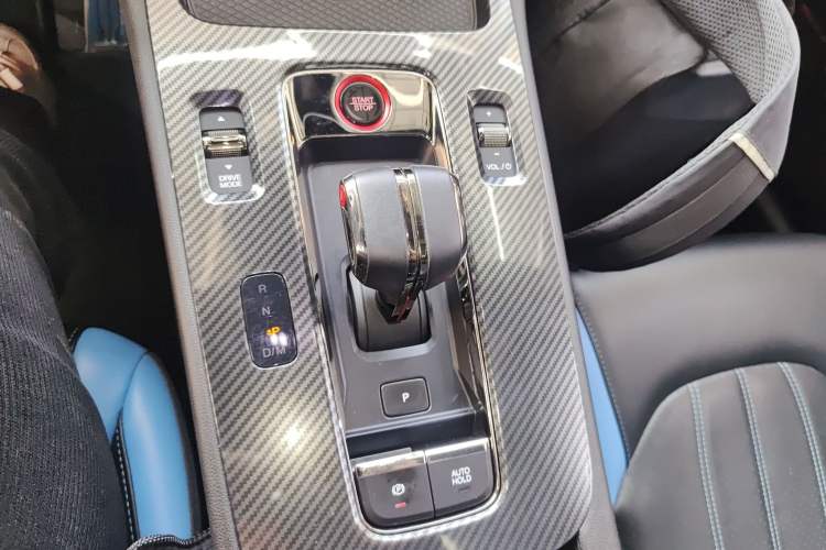 Used GAC Trumpchi EMPOW 2022 270T DCT J16 Galaxy Fighter Edition Gear Lever