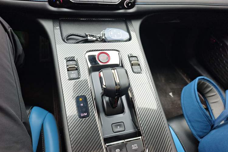 Used GAC Trumpchi EMPOW 2022 270T DCT J16 Galaxy Fighter Edition Gear Lever