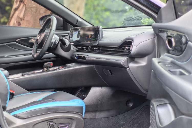Used GAC Trumpchi EMPOW 2022 270T DCT J16 Galaxy Fighter Edition Interior 6