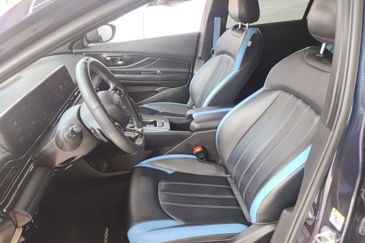 Used GAC Trumpchi EMPOW 2022 270T DCT J16 Galaxy Fighter Edition Left Front Seat