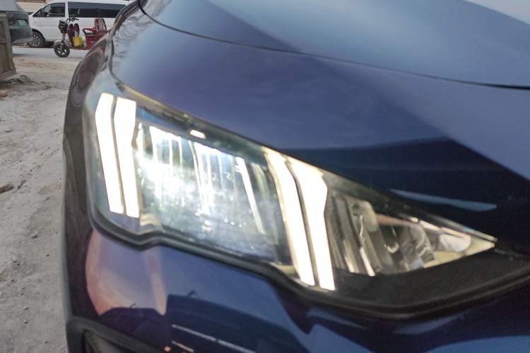 Used GAC Trumpchi EMPOW 2022 270T DCT J16 Galaxy Fighter Edition Right Front Headlight