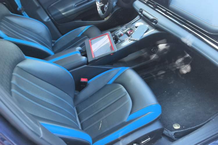 Used GAC Trumpchi EMPOW 2022 270T DCT J16 Galaxy Fighter Edition Right Front Seat