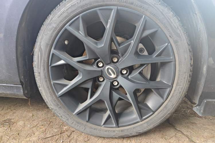 Used GAC Trumpchi EMPOW 2022 270T DCT J16 Galaxy Fighter Edition Right Front Wheel Hub