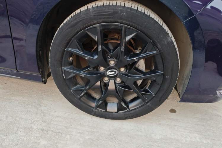 Used GAC Trumpchi EMPOW 2022 270T DCT J16 Galaxy Fighter Edition Right Front Wheel Hub