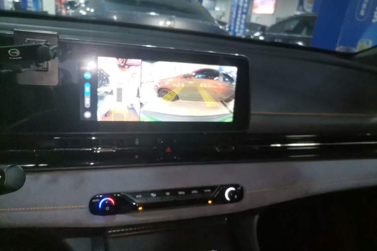 Used GAC Trumpchi EMPOW 2022 270T DCT J16 R-Style Track Edition Audio And AC Panel