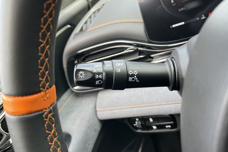 Used GAC Trumpchi EMPOW 2022 270T DCT J16 R-Style Track Edition Interior 9