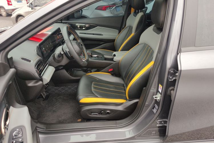 Used GAC Trumpchi EMPOW 2022 270T DCT J16 R-Style Track Edition Left Front Seat