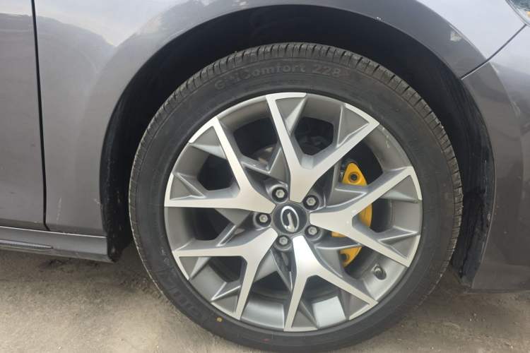 Used GAC Trumpchi EMPOW 2022 270T DCT J16 R-Style Track Edition Right Front Wheel Hub