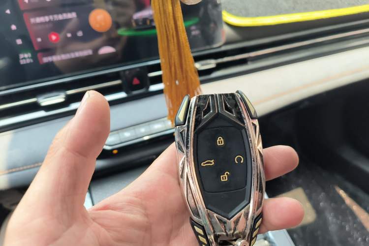 Used GAC Trumpchi EMPOW 2022 270T DCT J16 R-Style Track Edition Vehicle Key