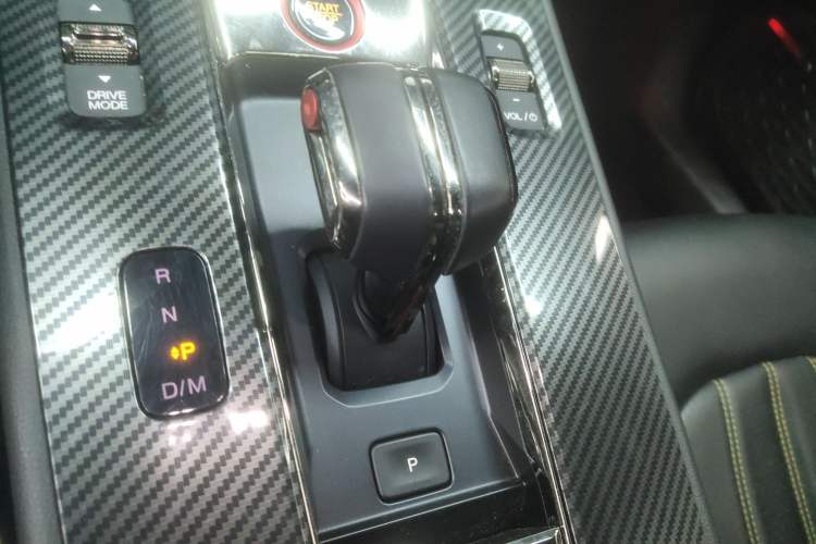 Used GAC Trumpchi EMPOW 2022 270T DCT J16 Galaxy Fighter Edition Gear Lever