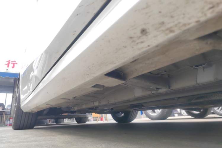 Used GAC Trumpchi EMPOW 2022 270T DCT J16 R-Style Track Edition Right Side Sill