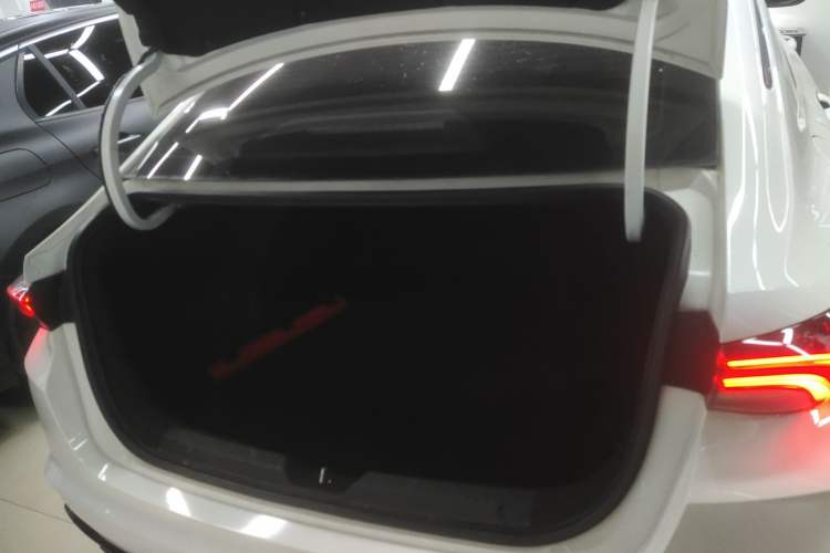 Used GAC Trumpchi EMPOW 2022 270T DCT J16 Galaxy Fighter Edition Trunk