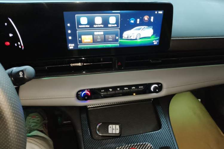 Used GAC Trumpchi EMPOW 2023 270T DCT J15 Version Audio And AC Panel