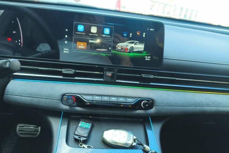 Used GAC Trumpchi EMPOW 2023 400T Automatic R PRO Audio And AC Panel
