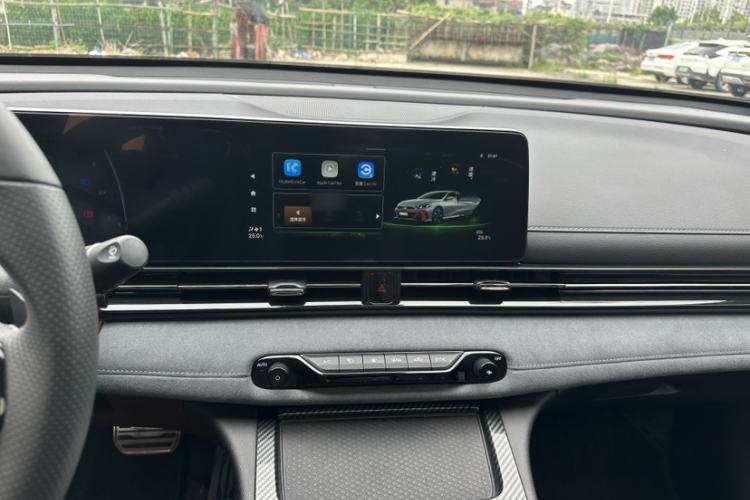 Used GAC Trumpchi EMPOW 2023 400T Automatic R PRO Audio And AC Panel