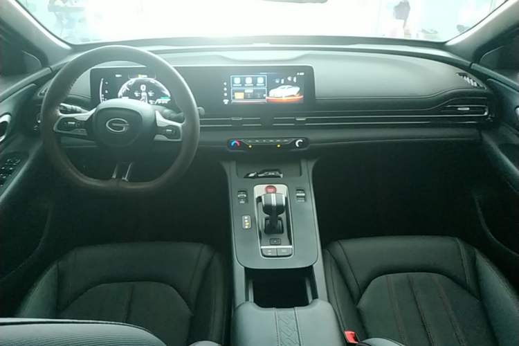 Used GAC Trumpchi EMPOW 2023 Shadow Leopard H High-Energy Hybrid Edition Center Console
