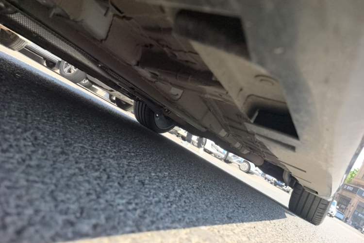 Used GAC Trumpchi EMPOW 2023 400T Automatic R MAX Chassis Front Left
