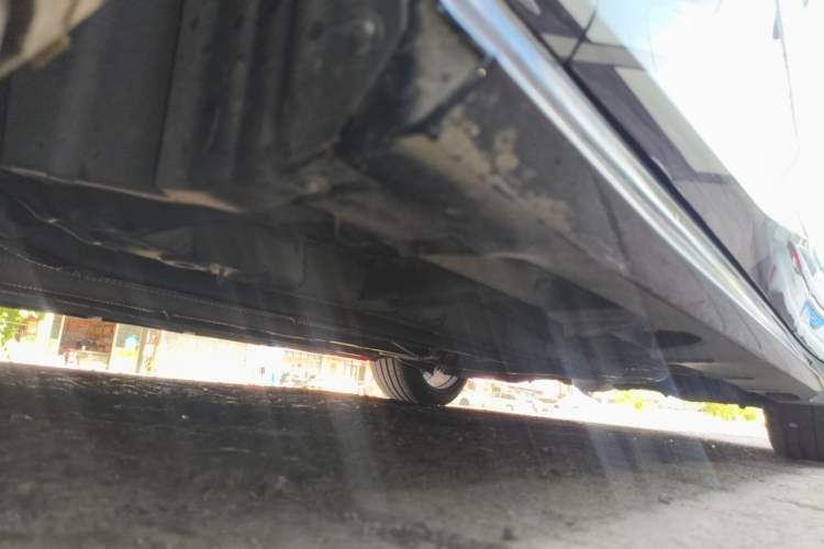 Used GAC Trumpchi EMPOW 2023 400T Automatic R PRO Chassis Front Left