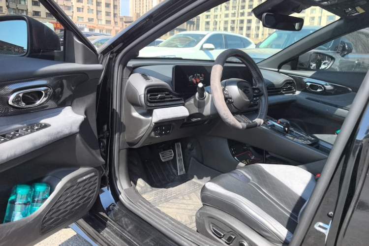 Used GAC Trumpchi EMPOW 2023 400T Automatic R MAX Driver Seat