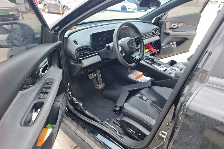 Used GAC Trumpchi EMPOW 2023 400T Automatic R PRO Driver Seat